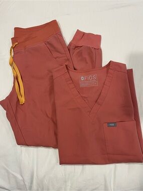 FIGS Scrub Set Medium Coral